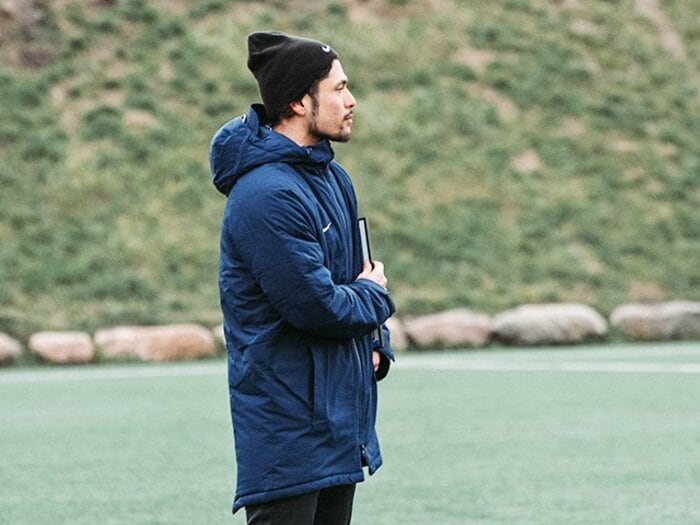 ラトビアでサッカー指導者を志す。ELに辿り着いた男のシンプルな選択。＜Number Web＞ photograph by Ryotaro Nakano