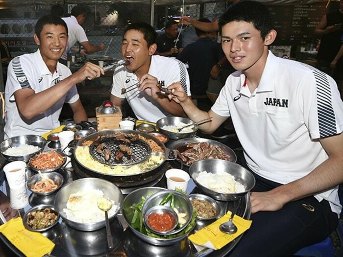 《ドラ1同級生、2年目の覚醒》佐々木朗希・奥川恭伸・宮城大弥は高3の夏、笑顔の戦友だった… 新世代エースの意外と知らない“こぼれ話”＜Number Web＞ photograph by Kyodo News