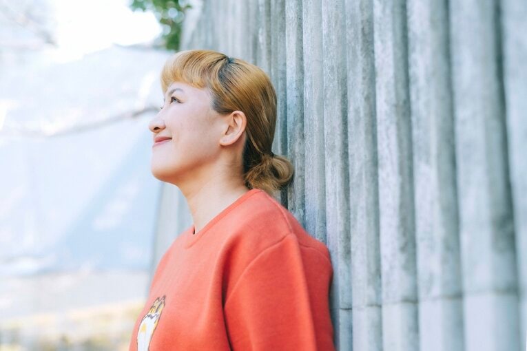 家族のサポートに感謝する丸山さん　©︎Asami Enomoto