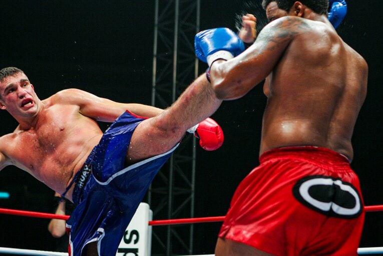 アーツのハイキック20連発。2005年3月のカーター・ウィリアムス戦（6枚目／全20枚）©Susumu Nagao