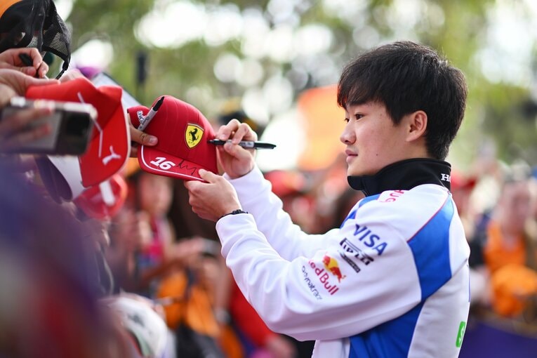 今季序盤2戦にRBで出走し、明るい表情を見せることが多かった角田　©Getty Images / Red Bull Content Pool