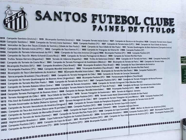 サントスがこれまでに獲得したタイトルの数々 ©Hiroaki Sawada