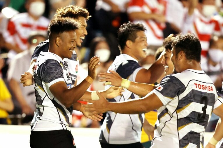 ジャパンXVとして挑んだオーストラリアAとの第1戦は逆転負け。しかし、松島幸太朗のトライなど見せ場はつくった ／ photograph by Yoshio Tsunoda/AFLO