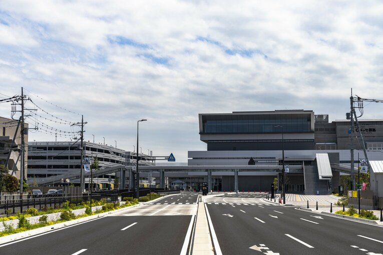 BAOO高崎からすぐ…「Gメッセ群馬」なるコンベンションセンターを発見。ここに高崎競馬場があったのだ