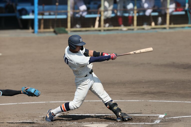 ヤクルト1位、法大の松下のバッティング（２／６）　©︎Shigeki Yamamoto