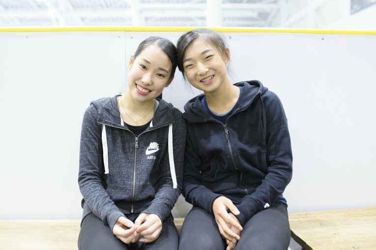 仲良しの三原舞依と坂本花織（写真は2017年） ©Asami Enomoto