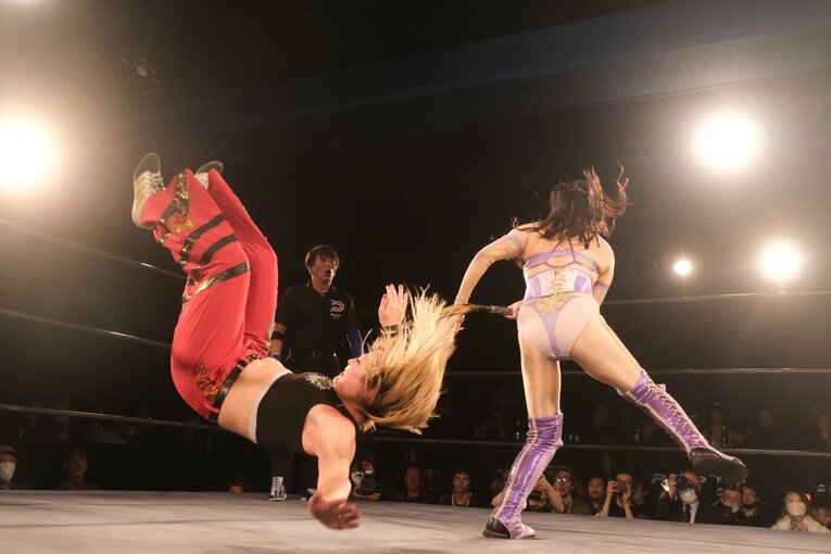 「私なんて“女もどき”なんじゃないか」タイで性別適合手術を受けたトランスジェンダー女子レスラー…エチカ・ミヤビがリングで流した涙の意味(23)