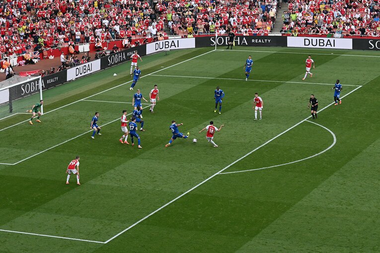 冨安の劇的ゴール。左SBの冨安がペナルティエリア内まで入り込んでいた【2枚目／全4枚】　©Getty Images