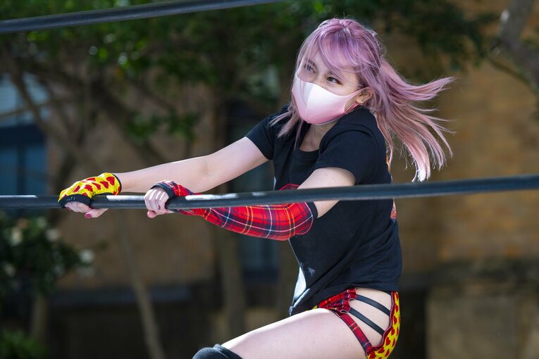 慶應プロレス研究会“唯一の女子学生レスラー”無村架純が“男子相手”に闘う理由「木村花さんみたいに」《特別フォトインタビュー》(84)