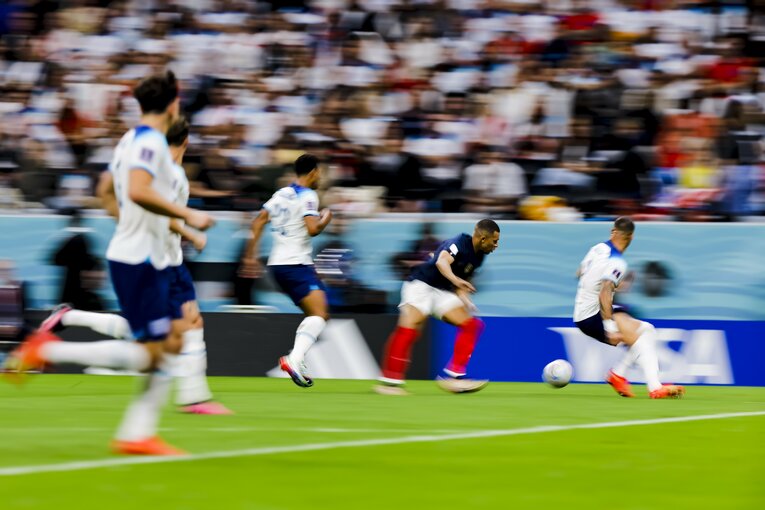 エムバペの突破　©Kiichi Matsumoto/JMPA