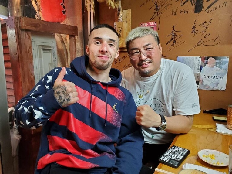 居酒屋「いきや」に集まるボクシング関係者たち（本人提供）