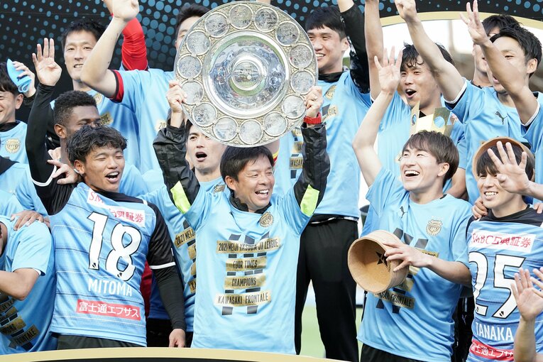 2017年に川崎フロンターレの監督に就任。同年のリーグ初優勝を皮切りに2度の連覇を達成し、日本代表にも多くの選手を送り込んできた（2021年）©︎Koji Watanabe/Getty Images