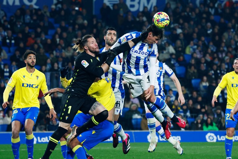 「久保建英と名手シルバの相性が抜群」な決定的瞬間…“90＋11分フル出場”を撮って感じるソシエダ監督の「クボへの高い信頼」(44)