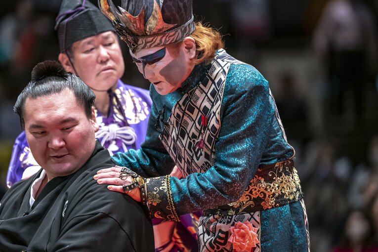 デーモン閣下と白鵬　©Takuya Sugiyama