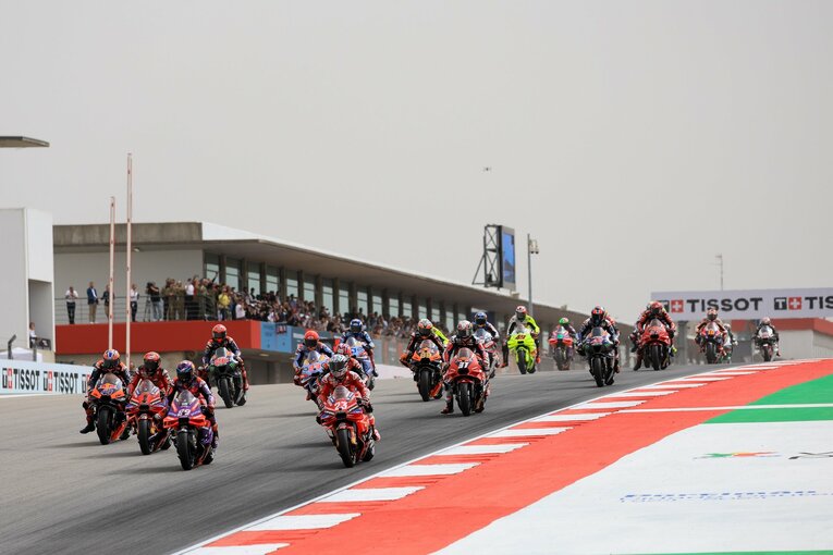 ポルトガルGP決勝レースのスタートシーン　©Satoshi Endo