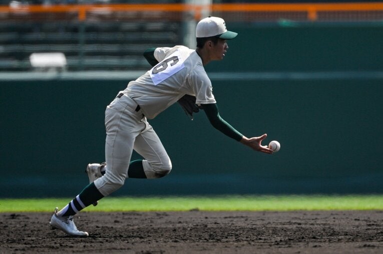準優勝だった昨年のセンバツではショートの竹内が好守を見せていた　©Nanae Suzuki