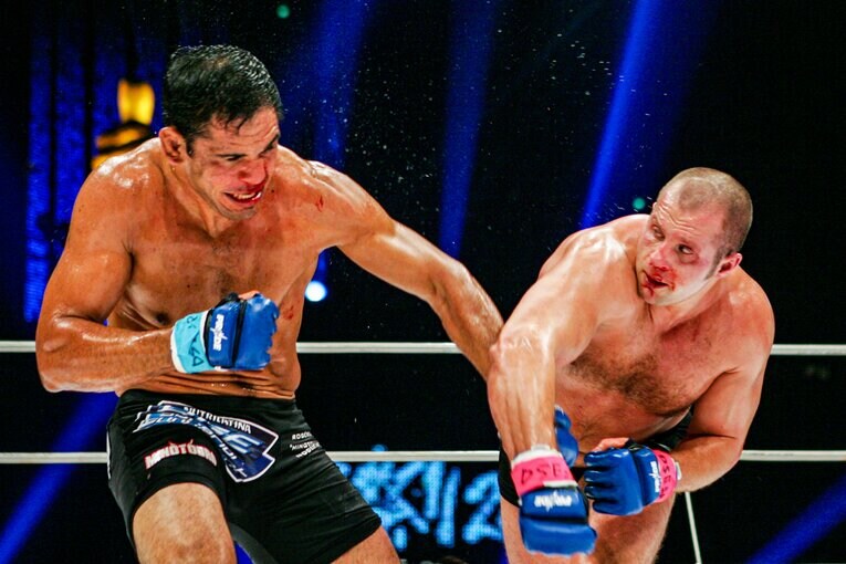 2004年の『男祭り』ではエメリヤーエンコ・ヒョードルとアントニオ・ホドリゴ・ノゲイラによるPRIDEヘビー級統一王座決定戦を実施。リベンジに燃えるノゲイラをヒョードルが退け、「人類最強」の座を決定的なものとした