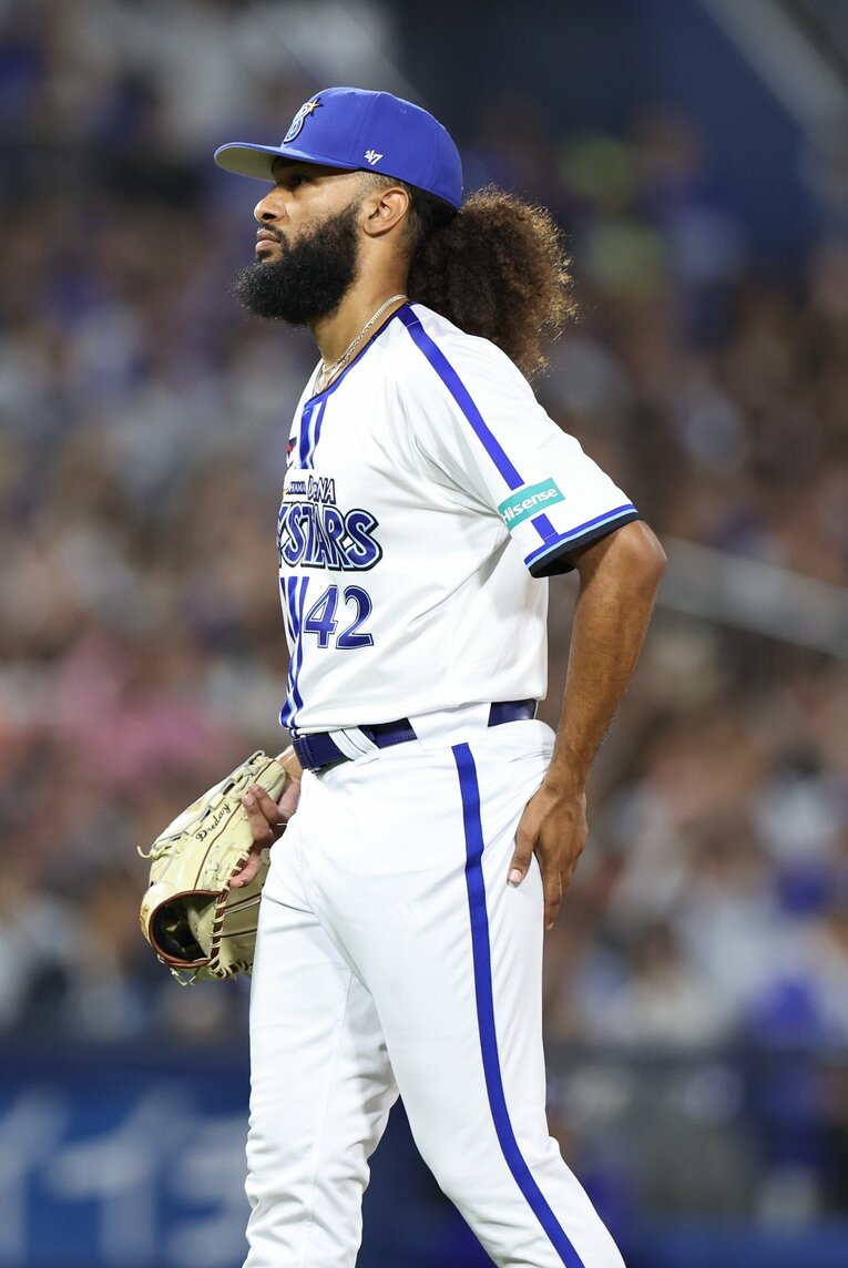 開幕からしばらくはストライクゾーンに悩み苦闘が続いたジャクソン　©JIJI PRESS