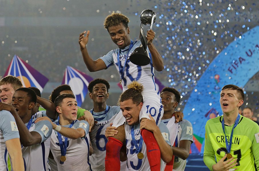 日本とイングランド、その差って何だ。U-17W杯で見えた世界最先端の育成。<Number Web> photograph by AFLO
