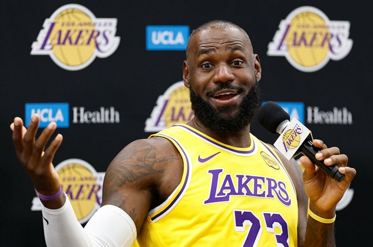 レブロン・ジェームズ、レブロン、バスケ、NBA、ルーキー レブロン・ジェームズ - Wikipedia