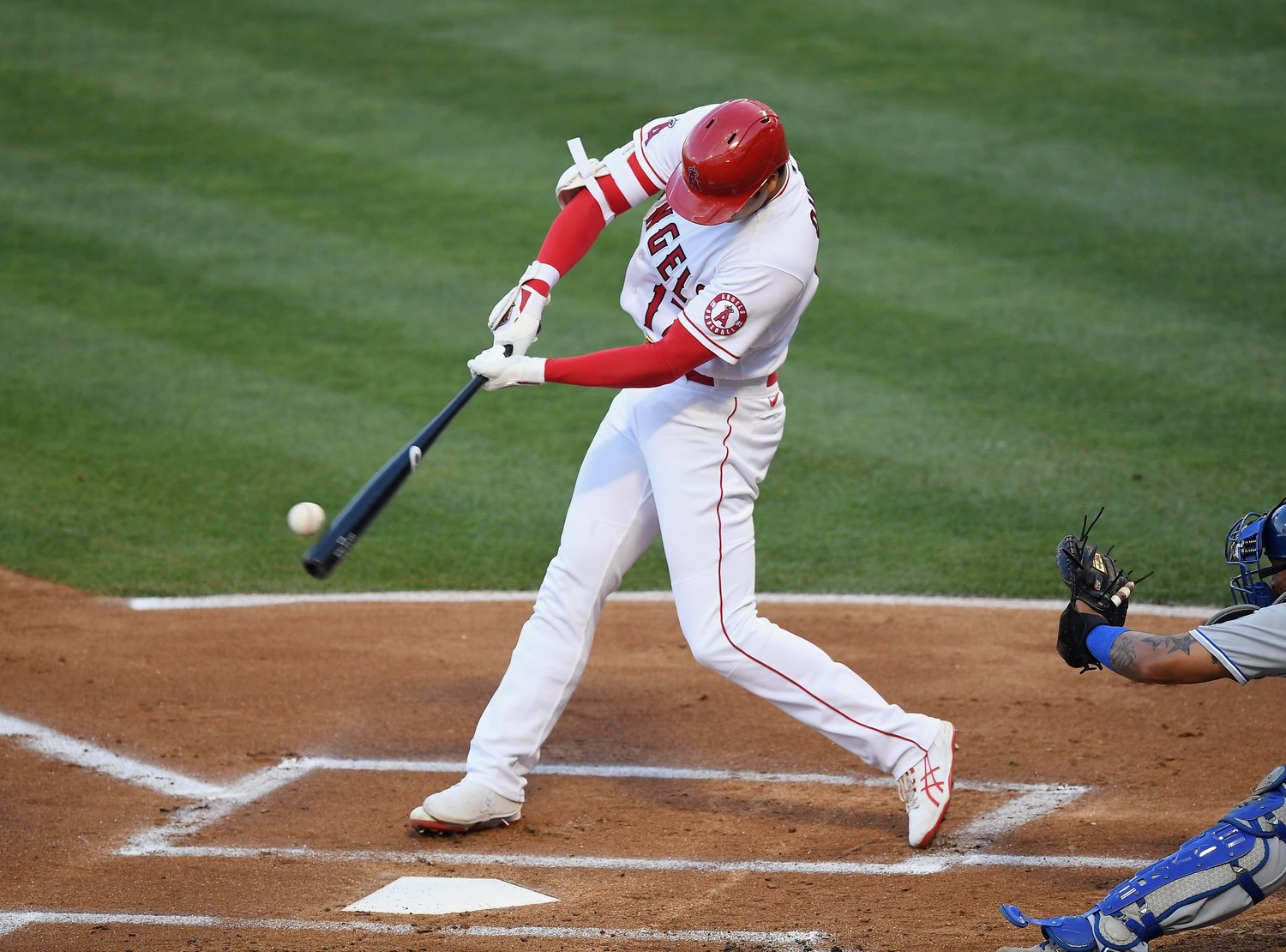 大谷翔平 自己最長143m決勝17号 にmlb公式 オーマイガー 監督も いつも楽しんでいる と喜ぶ 笑顔の超才能 Mlb Number Web ナンバー