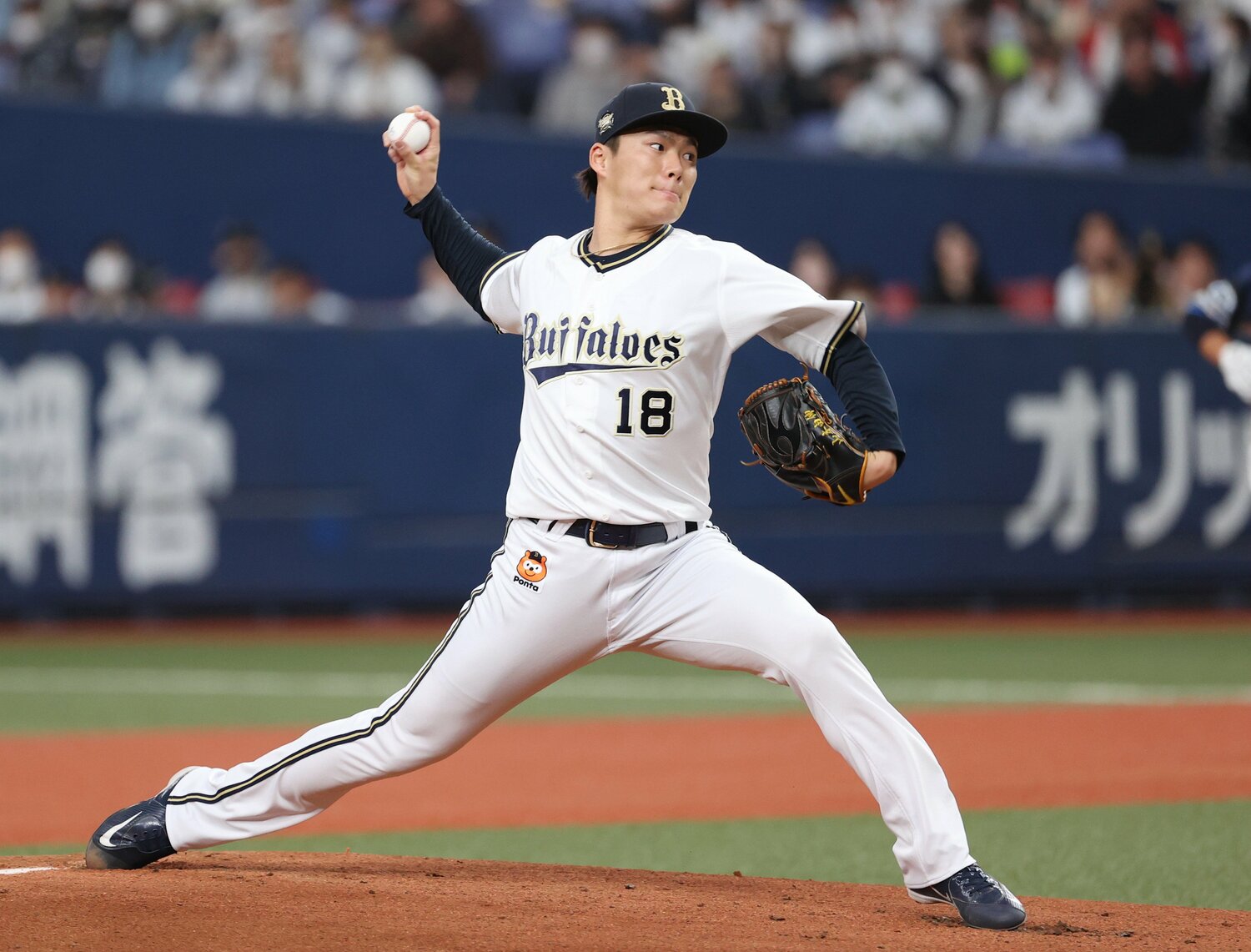 交流戦で「日本のエース」たる力を見せた山本由伸　©JIJI PRESS