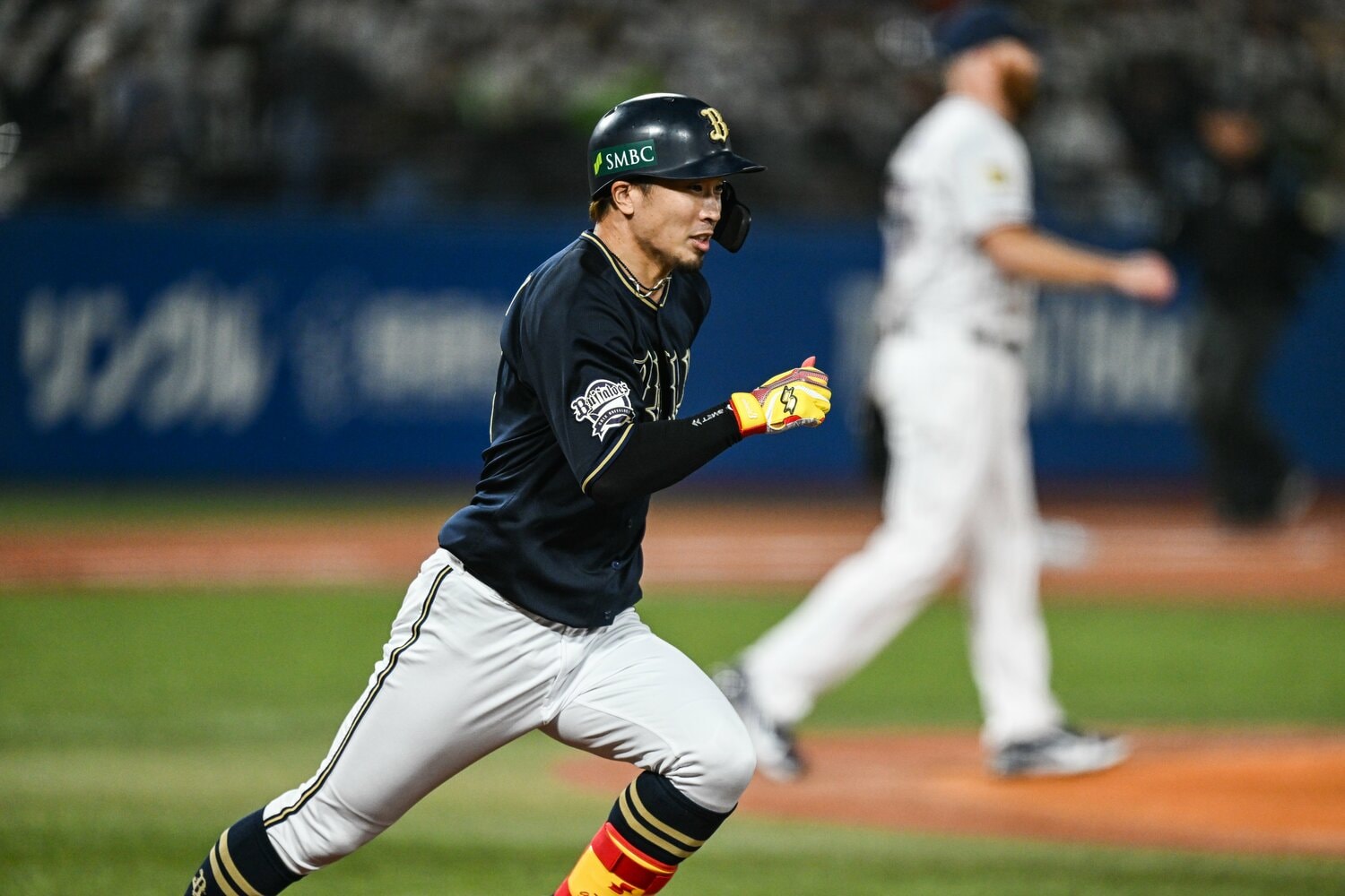 難病と向き合いながら活躍を続ける安達。オリックス日本一の立役者の一人だ　©︎JIJI PRESS