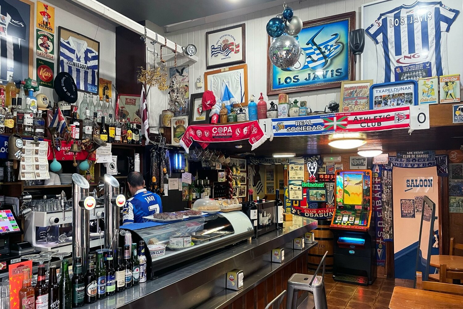 〈Los Javis〉の内観