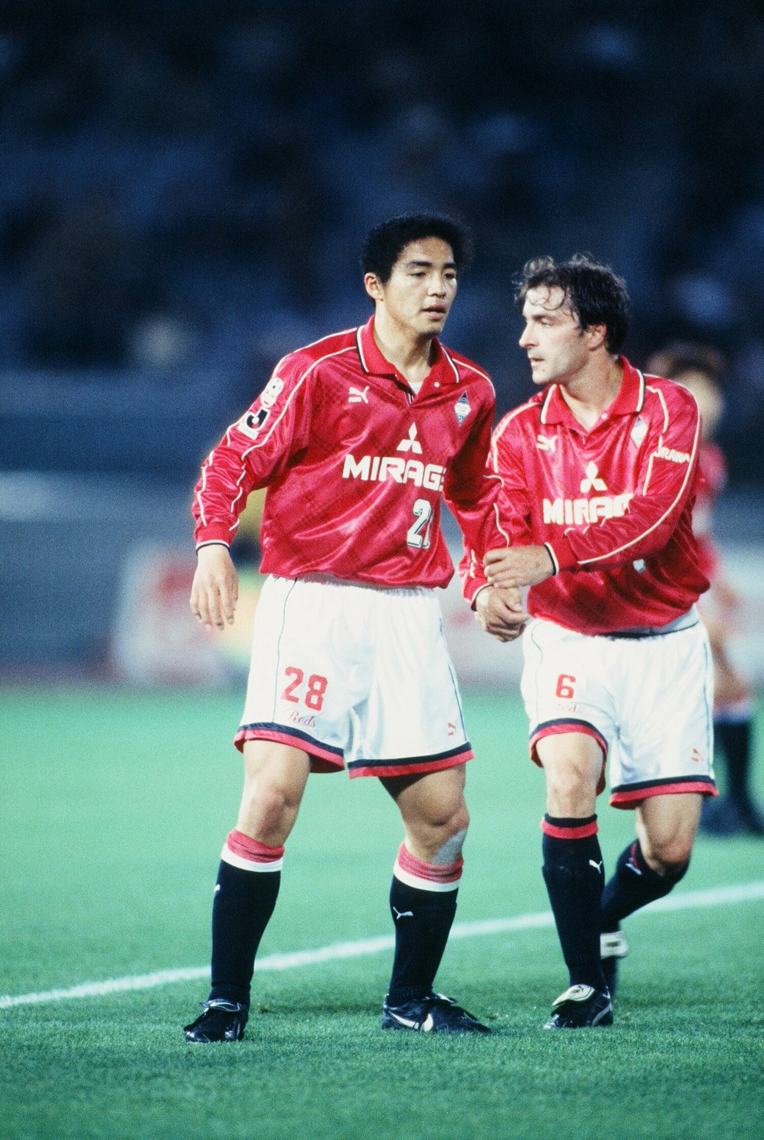 ルーキー時代の小野伸二とペトロビッチ（1998年）©︎J.LEAGUE