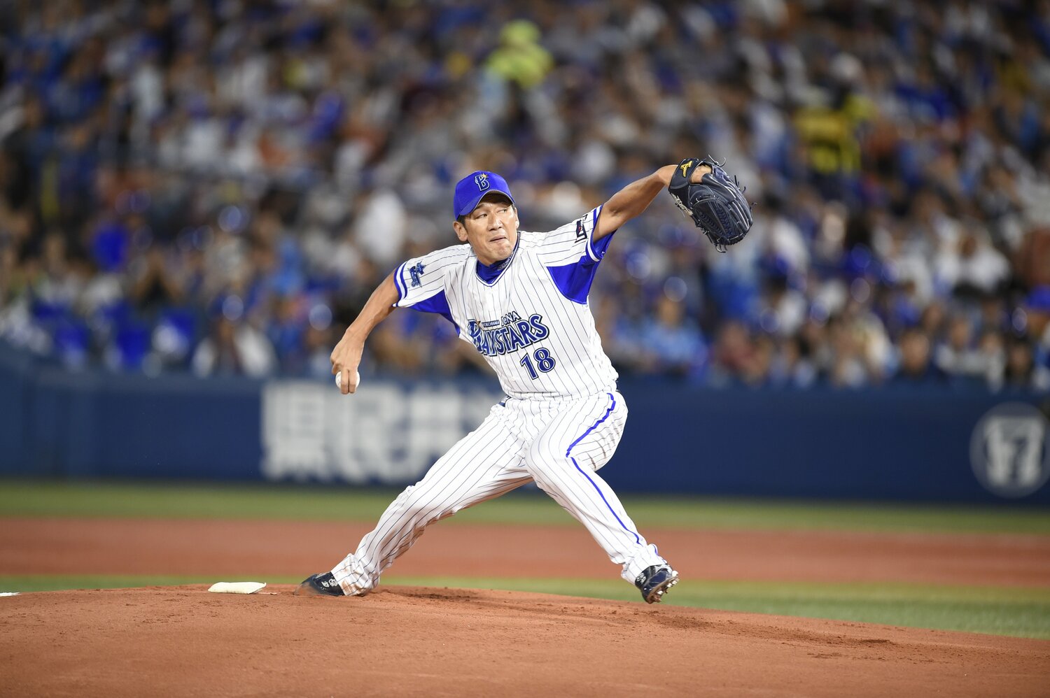 球団史上初めて生え抜き監督でチームAクラス入りを達成した三浦氏の現役時代　©BUNGEISHUNJU