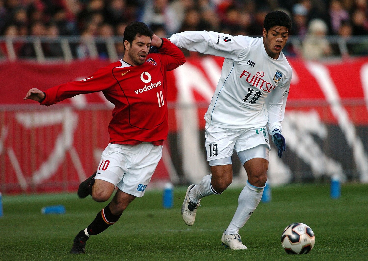 2005年天皇杯、ポンテとマッチアップする10代のフッキ　©Hiroki Watanabe/Getty Images