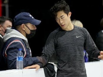 《スケートカナダ優勝》王者ネイサン・チェンを襲った“コーチ不在”のハプニング…それでも「ぼくは大丈夫」と即答できた理由＜Number Web＞ photograph by Getty Images