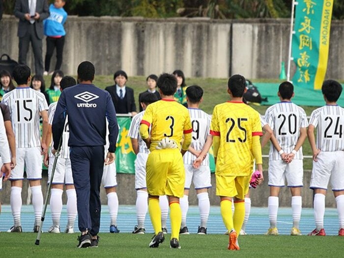 「本当はFWをやりたかったけど」ある高校生GKの怪我と敗北と友の涙。<Number Web> photograph by Takahito Ando