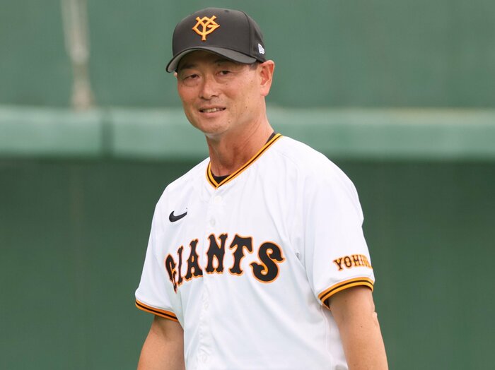 巨人・桑田真澄二軍監督「電撃退任のナゼ」圧倒的大差でファーム優勝したのに…阿部慎之助監督との育成方針の違いは？ 露呈した「絶対的な練習不足」＜Number Web＞ photograph by SANKEI SHIMBUN