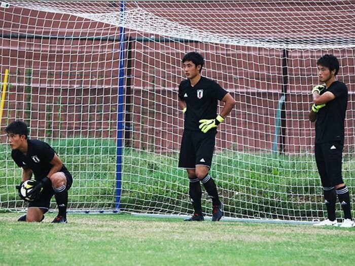 U-20W杯を狙う守護神の厳しい競争。第3GKの若原智哉は涙を堪えて……。＜Number Web＞ photograph by Takahito Ando