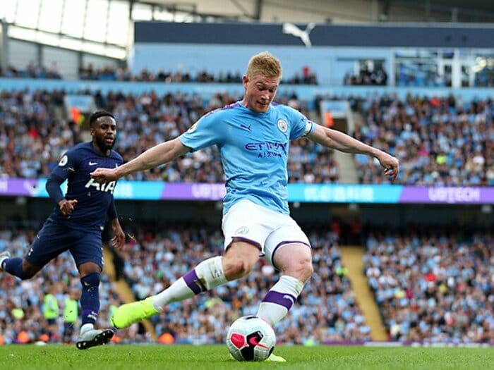 デブライネの天才的チャンスメーク。マンC「右の崩し」は芸術の域に。＜Number Web＞ photograph by Getty Images