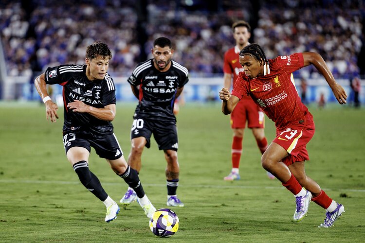 現役時代は中田英寿・森保一と同僚…日本人指導者が見た“マンCグループ