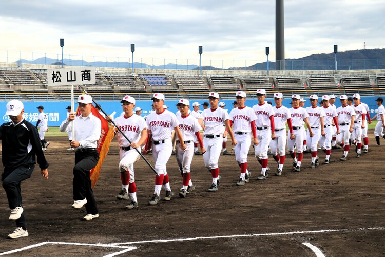 甲子園優勝の名門…なぜ勝てなくなった？ 現地で見た“まさかのコールド負け”松山商業「愛媛では強いが…」「エースが“1日2試合”登板」揺れる今（4／4）  - 高校野球 - Number Web - ナンバー