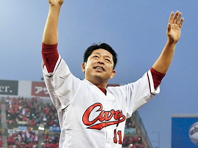 カープを強くしたかった」石原慶幸、19年の捕手人生。 - プロ野球