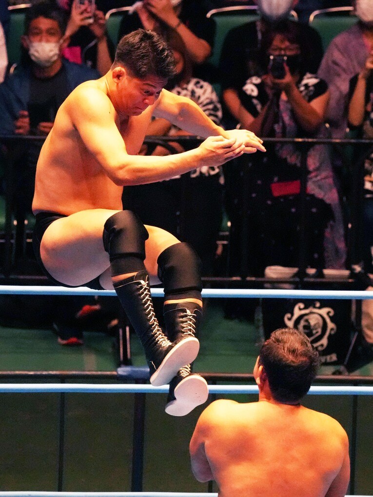 コーナーからのミサイルキック