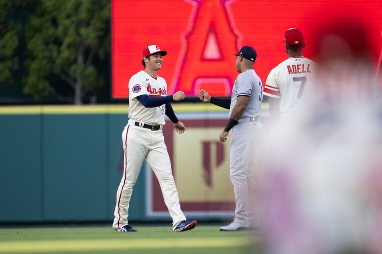 【未公開ショット多数！エンゼルス時代の秘蔵愛されショット】大谷さん、ヤ軍選手からまさかのパンチ攻撃（連続写真10枚）　©Nanae Suzuki