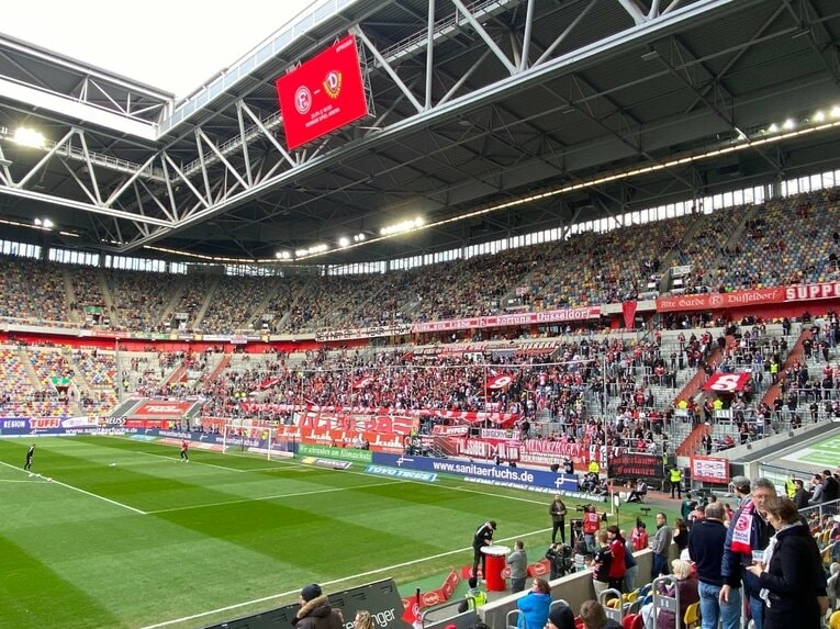 デュッセルドルフの本拠地エスプリ・アレーナ　©Atsushi Iio