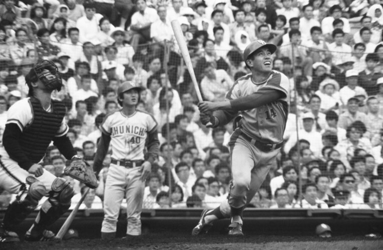 少年時代の野中徹博が憧れた中日・谷沢健一のバッティング　©JIJI PRESS