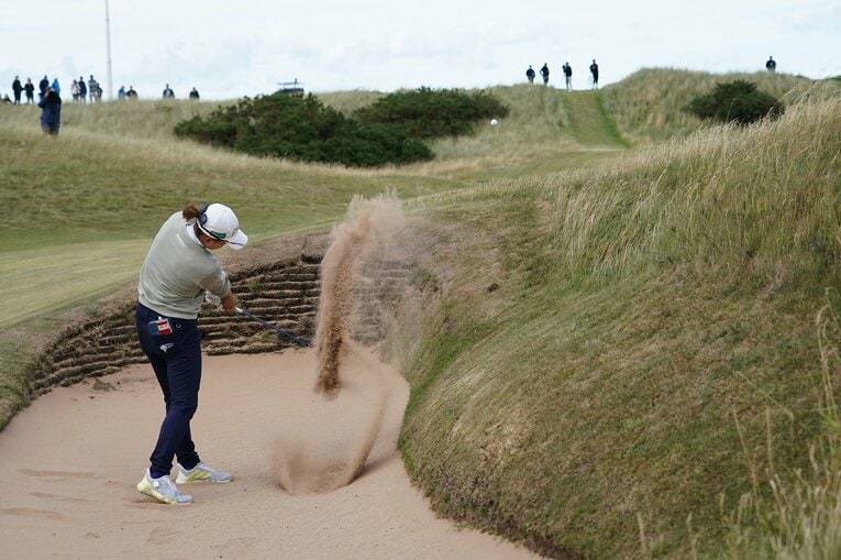 最終日3番ホール、バンカーショット©︎Shizuka Minami