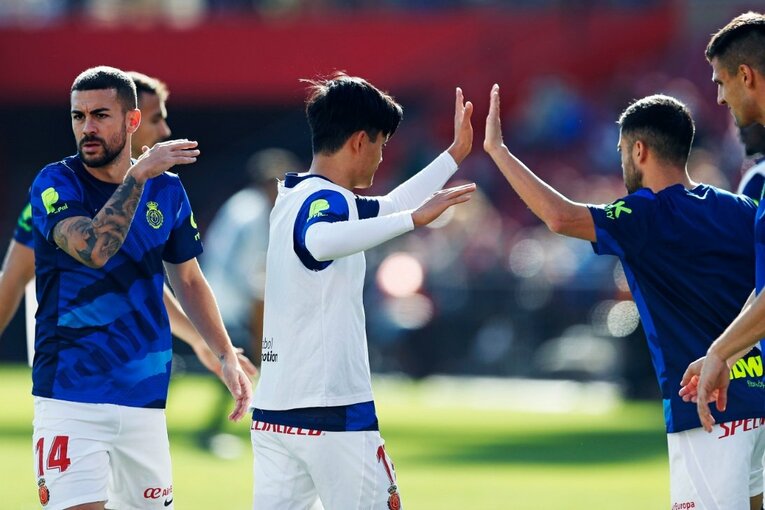 久保建英vsバルサがW杯イヤーのリーガ初戦… 年末の試合で見た「タケの身体の進化」と新星たちの奮起〈撮影者の視点〉(35)