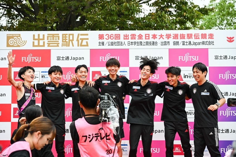 喜ぶ國學院大チーム　©Nanae Suzuki