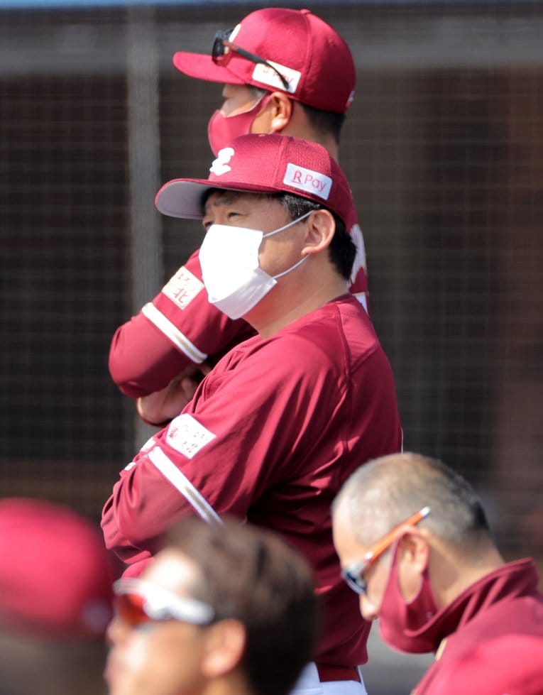 楽天・石井一久監督兼GM (C)JIJI PRESS