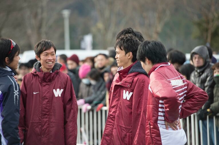 復路ゴールで仲間を待つ平賀翔太と大迫傑　©Asami Enomoto