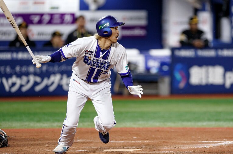 日本シリーズでホーム2連敗を喫したDeNAの中で逆襲のカギを握る三森大貴。第3戦以降の起用法に注目だ ／ photograph by Kiichi Matsumoto