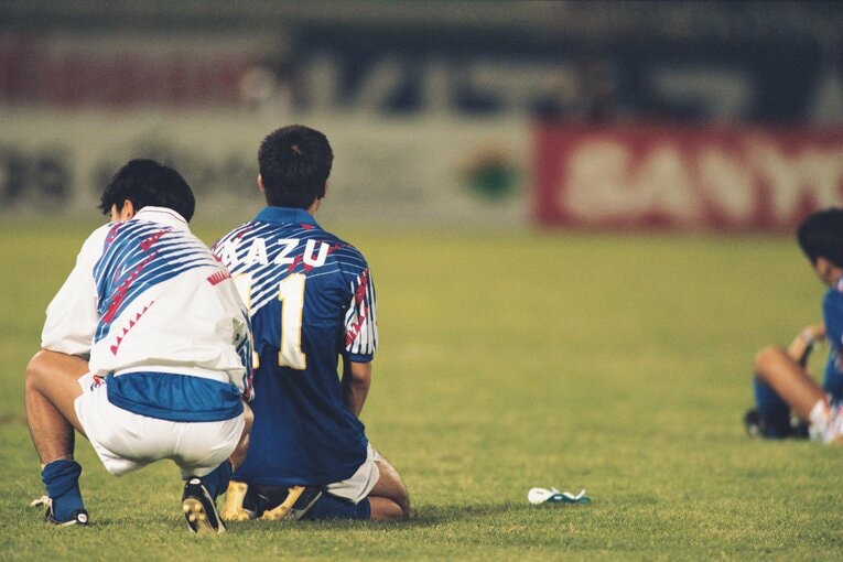 1993年10月の「ドーハの悲劇」。呆然とする三浦知良　©Koji Asakura